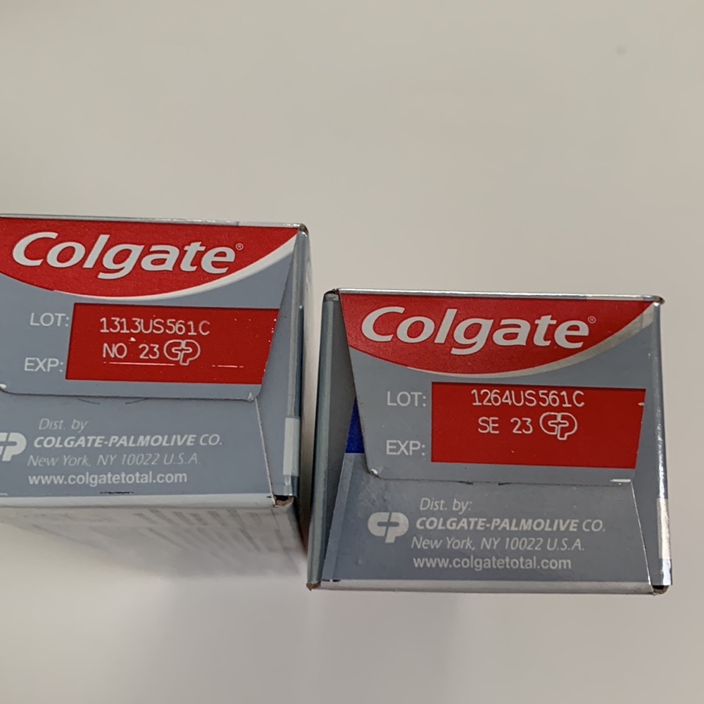 Colgate Total deep clean toothpaste - Picture 2 of 2